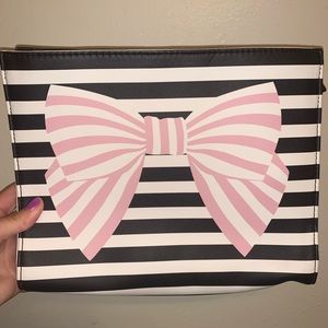 NWOT! Super cute Betsey Johnson clutch!